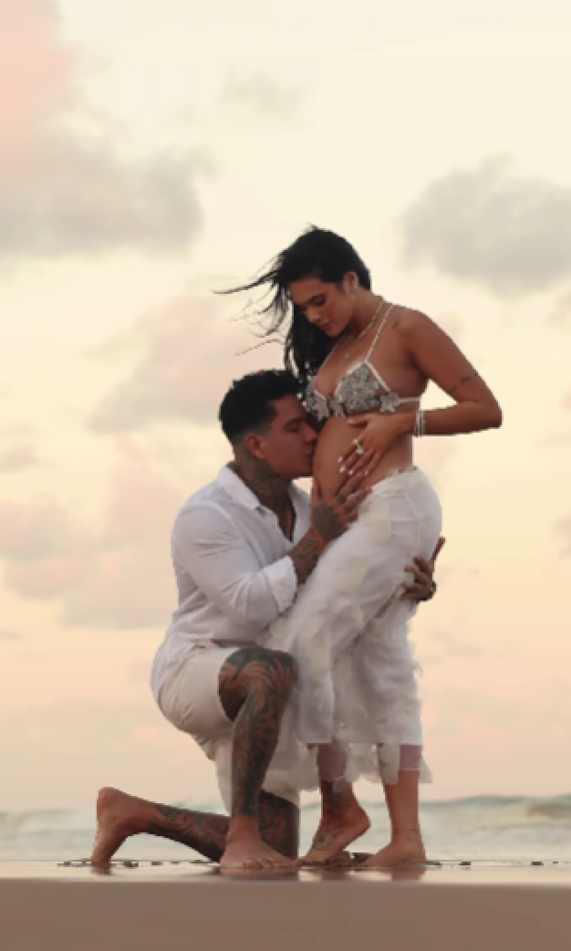 Victor Igoh e Emily Garcia anunciam gravidez - Reprodução de vídeo / Instagram