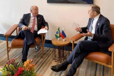 Mauro Vieira discute guerra na Ucrânia com chanceler da Rússia no Brics