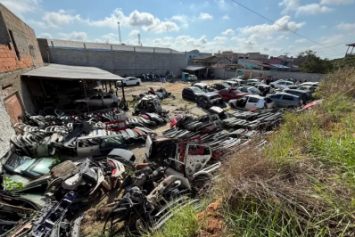 Ferro-velho com peças de carro roubadas é interditado em São Pedro da Aldeia