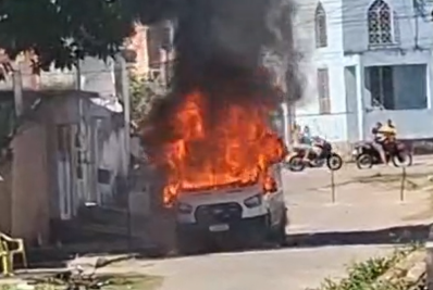 Homem coloca fogo em ambulância do Samu em São Gonçalo
