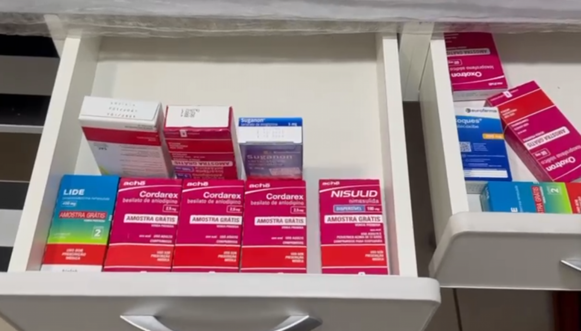 Medicamentos foram encontrados com prazo de validade vencido  - Divulgação / Polícia Civil 