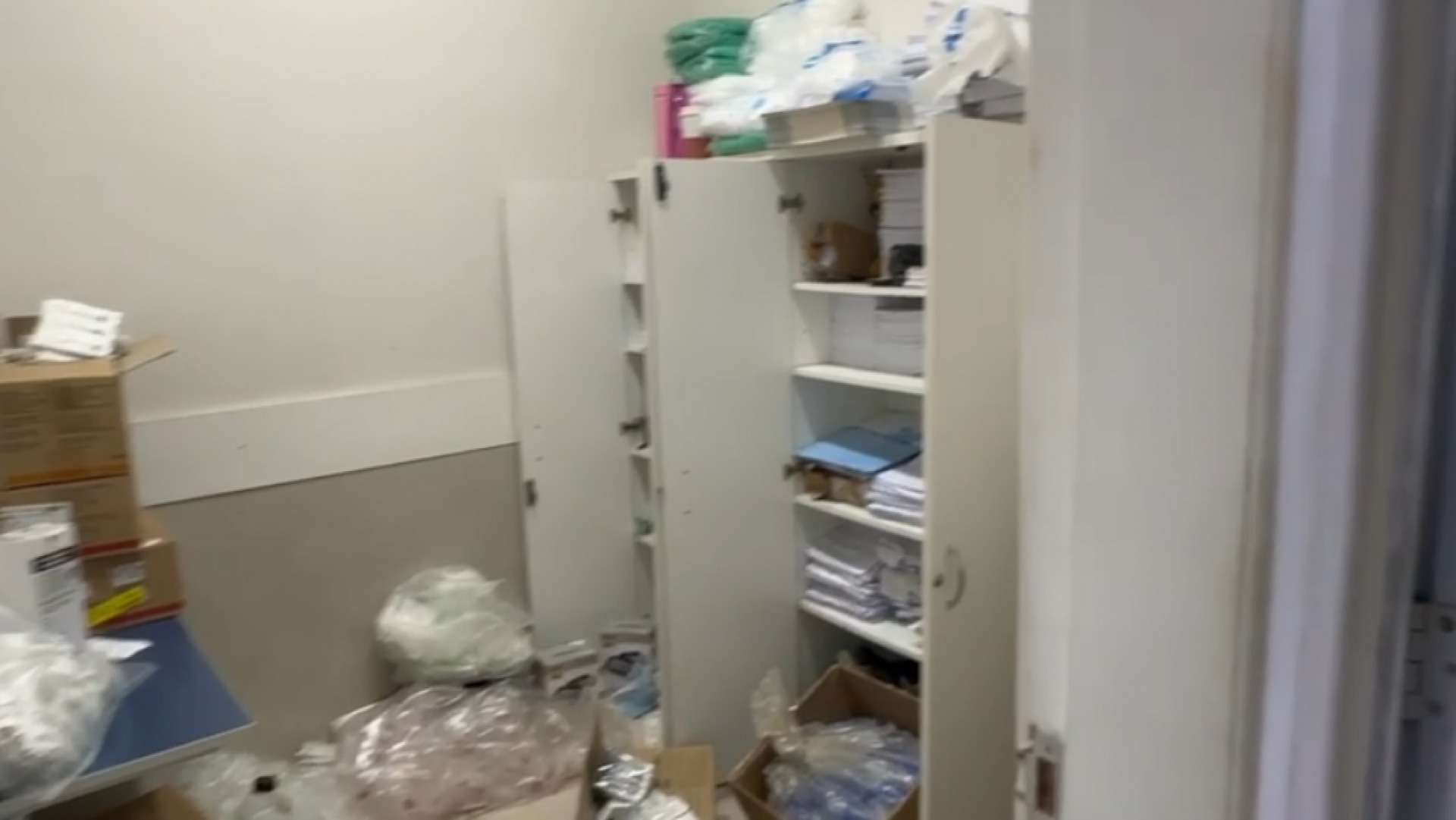 Medicamentos foram encontrados com prazo de validade vencido  - Divulgação / Polícia Civil 