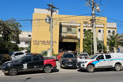 Ambulante tenta agredir fiscal durante ação de ordenamento em Arraial do Cabo