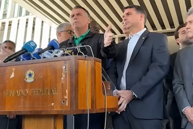 Bolsonaro diz que Pix é criação própria e se coloca para negociar com Trump