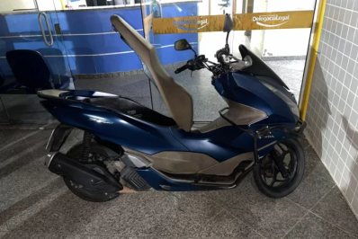 Moto roubada é recuperada pela PM em São Pedro da Aldeia após troca de tiros com criminosos durante a madrugada