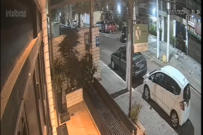 Homem e mulher são presos por furto e compra de corrimão em Niterói