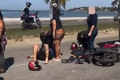 Acidente entre moto e ônibus deixa feridos em Araruama