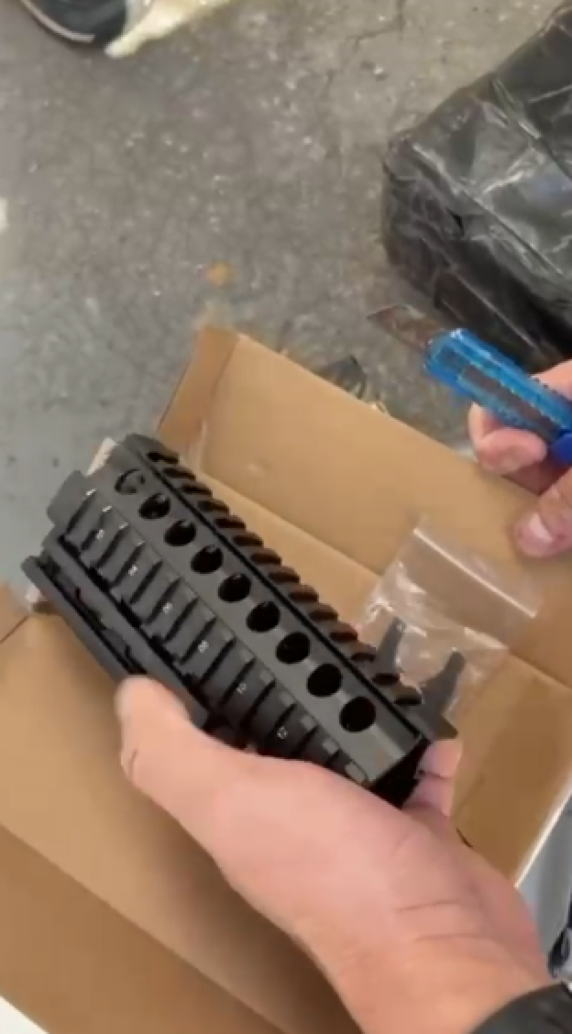 Acessórios de fuzil apreendidos em agência dos Correios de Bonsucesso - Reprodução / Polícia Federal