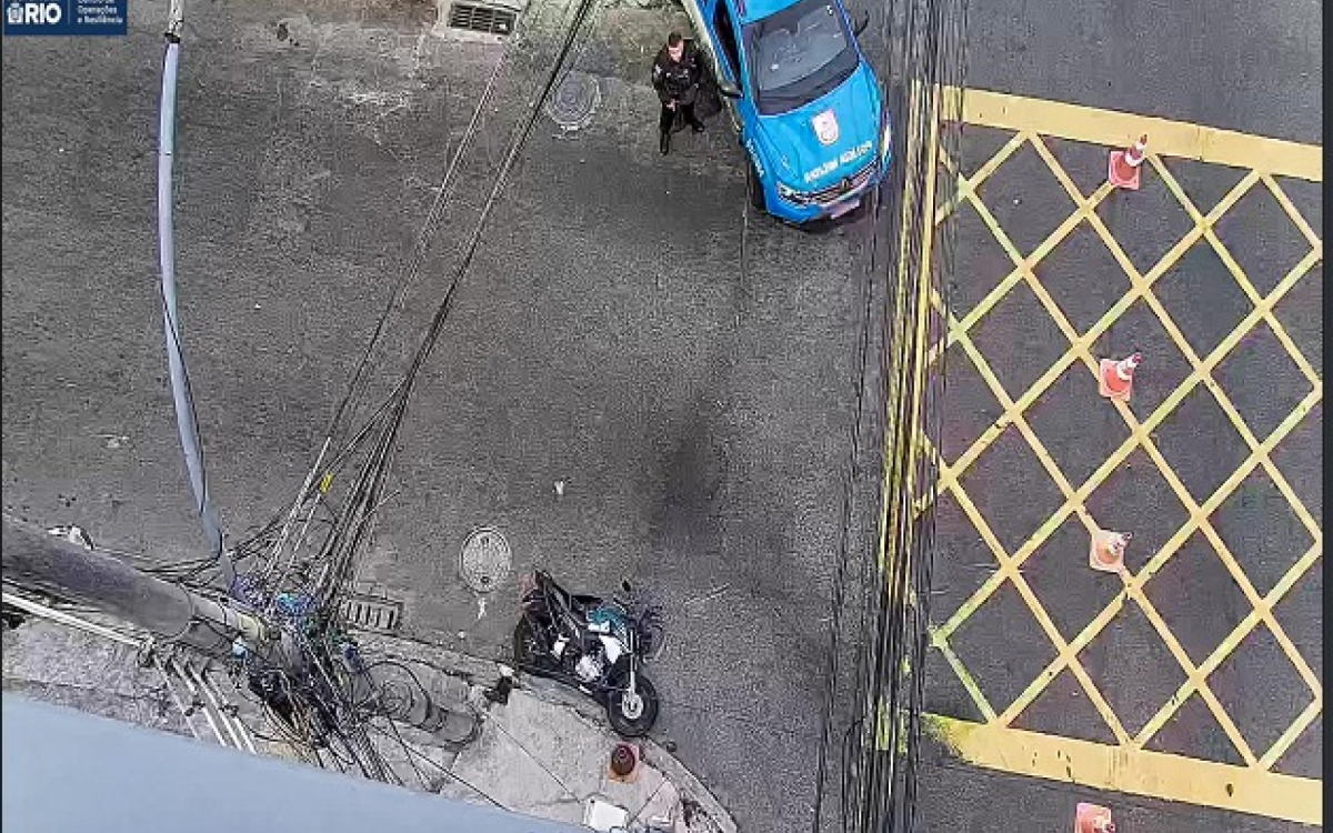 Moto e carro bateram em Vila Isabel