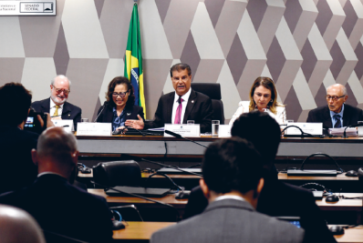 Comitiva de senadores que vai aos EUA quer abrir linha direta entre Legislativos e defender setores