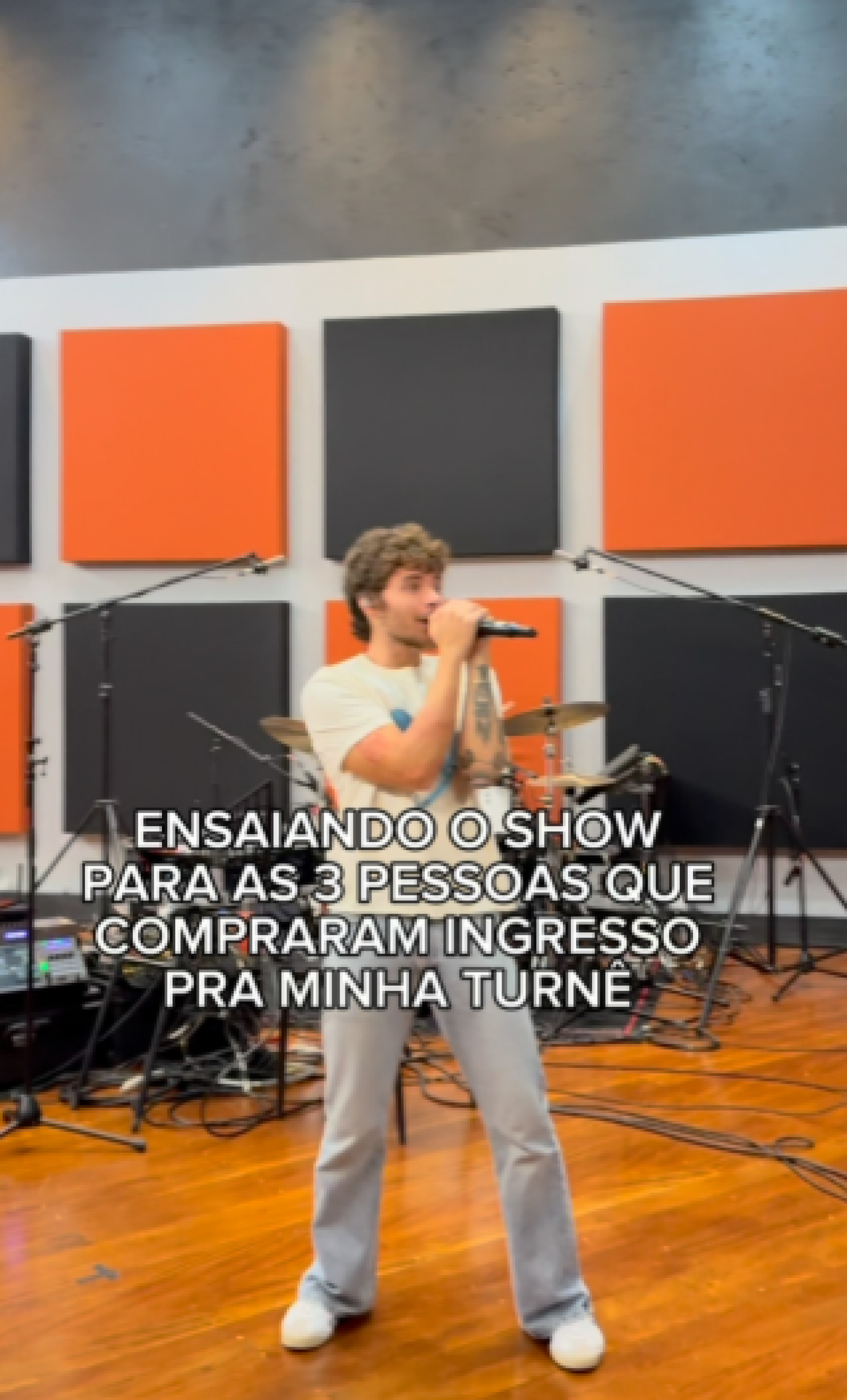 João Lucas cita baixa venda de ingressos da turnê e brinca: 'Pelo menos a Sasha e Xuxa vão' - Reprodução / Instagram