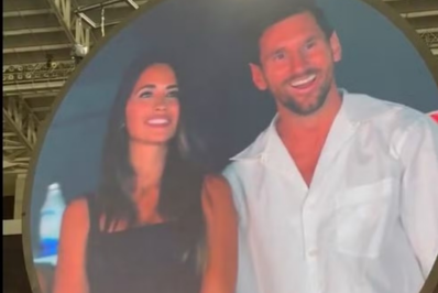 Messi aparece em câmera do beijo durante show do Coldplay em Miami