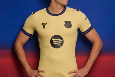 Barcelona lança uniforme em parceria com marca de Kobe Bryant, lenda da NBA