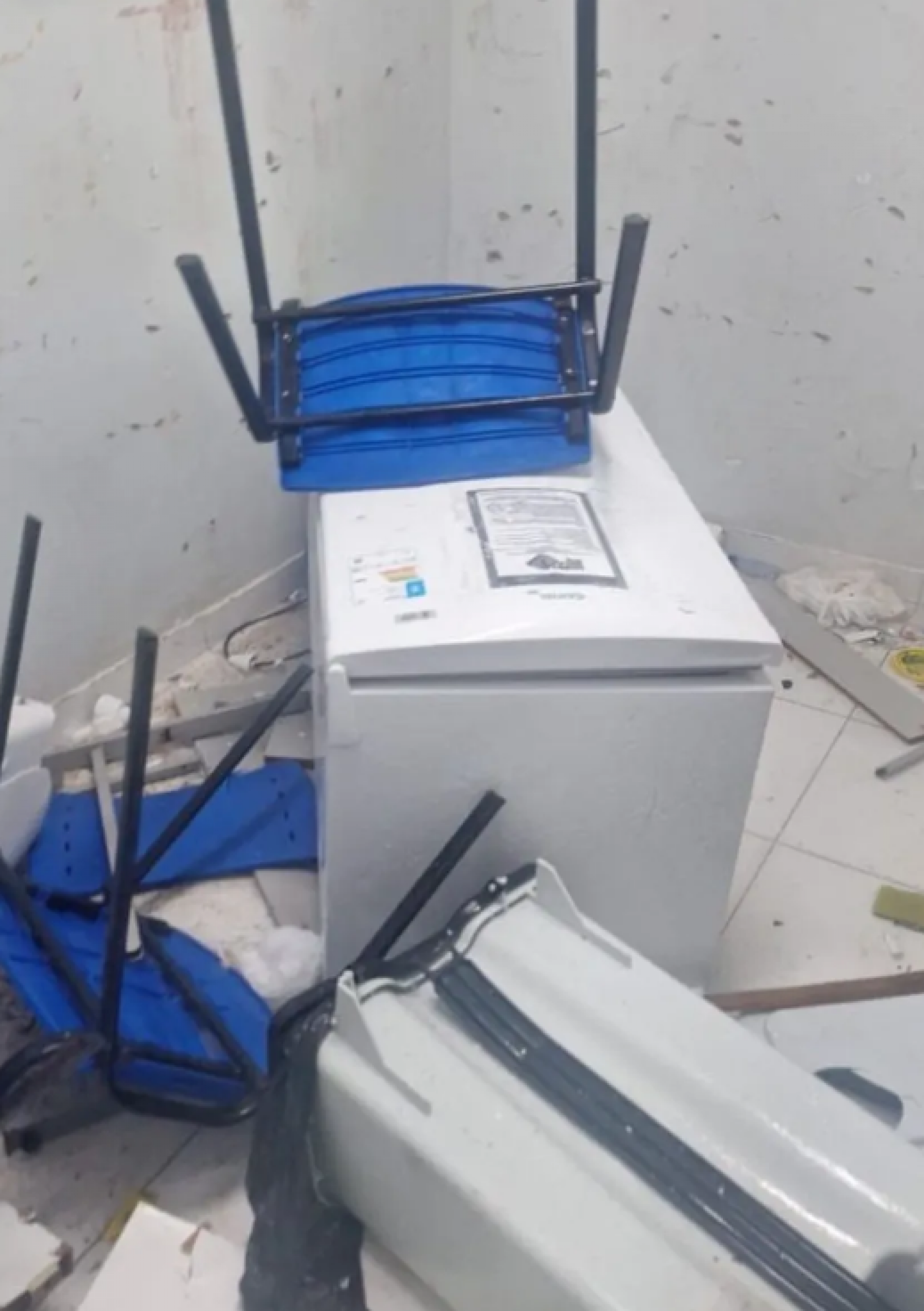 Homem destruiu parte do posto médico em Niterói
