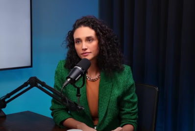 Débora Nascimento conta que aprendeu a recusar fotos com fãs