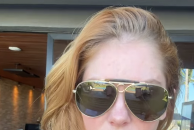 Bárbara Evans responde crítica por posar de biquíni após cirurgias plásticas