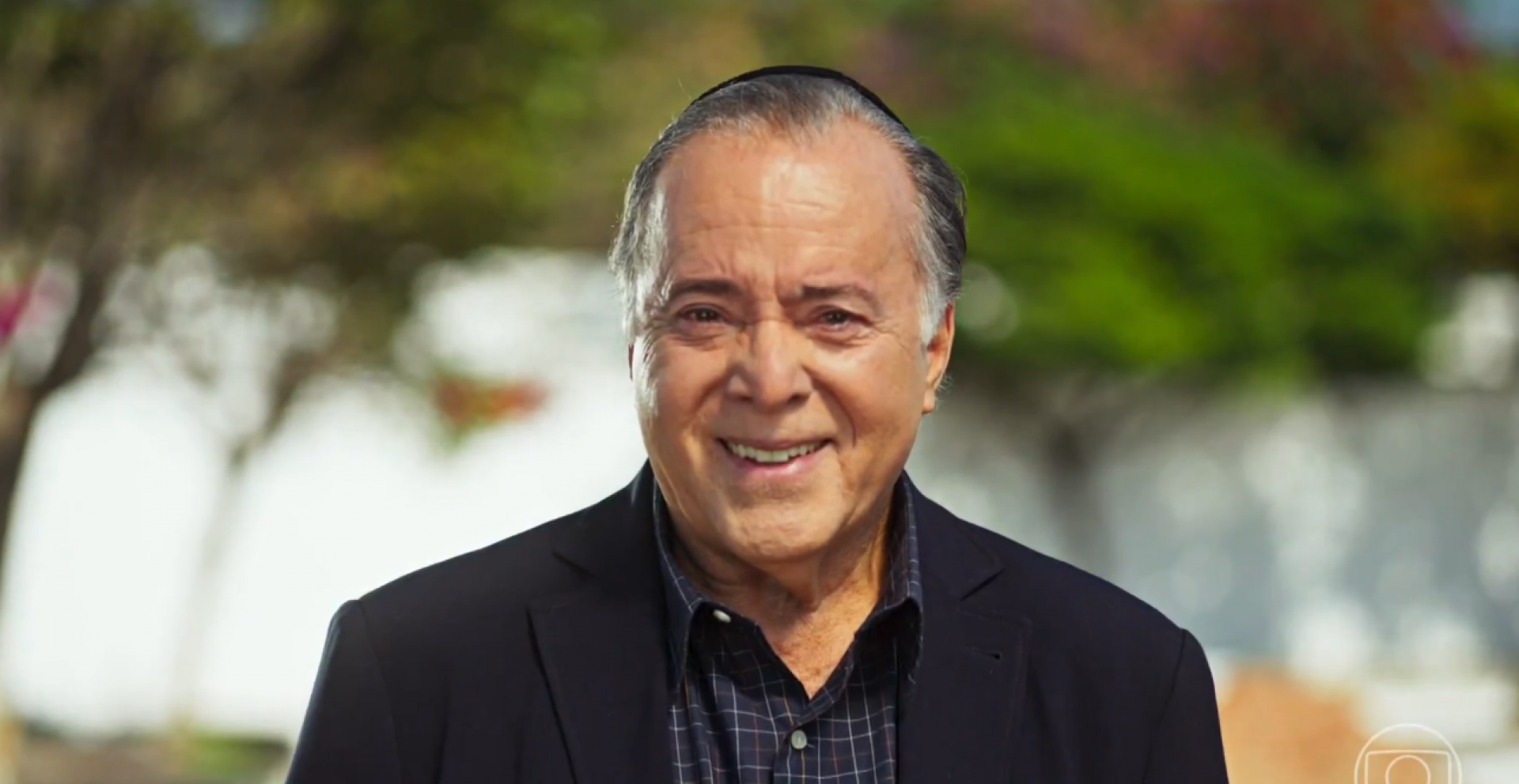 Abel (Tony Ramos) aparece para a mãe, Rosa (Suely Franco), no seu velório - Reprodução de vídeo / X