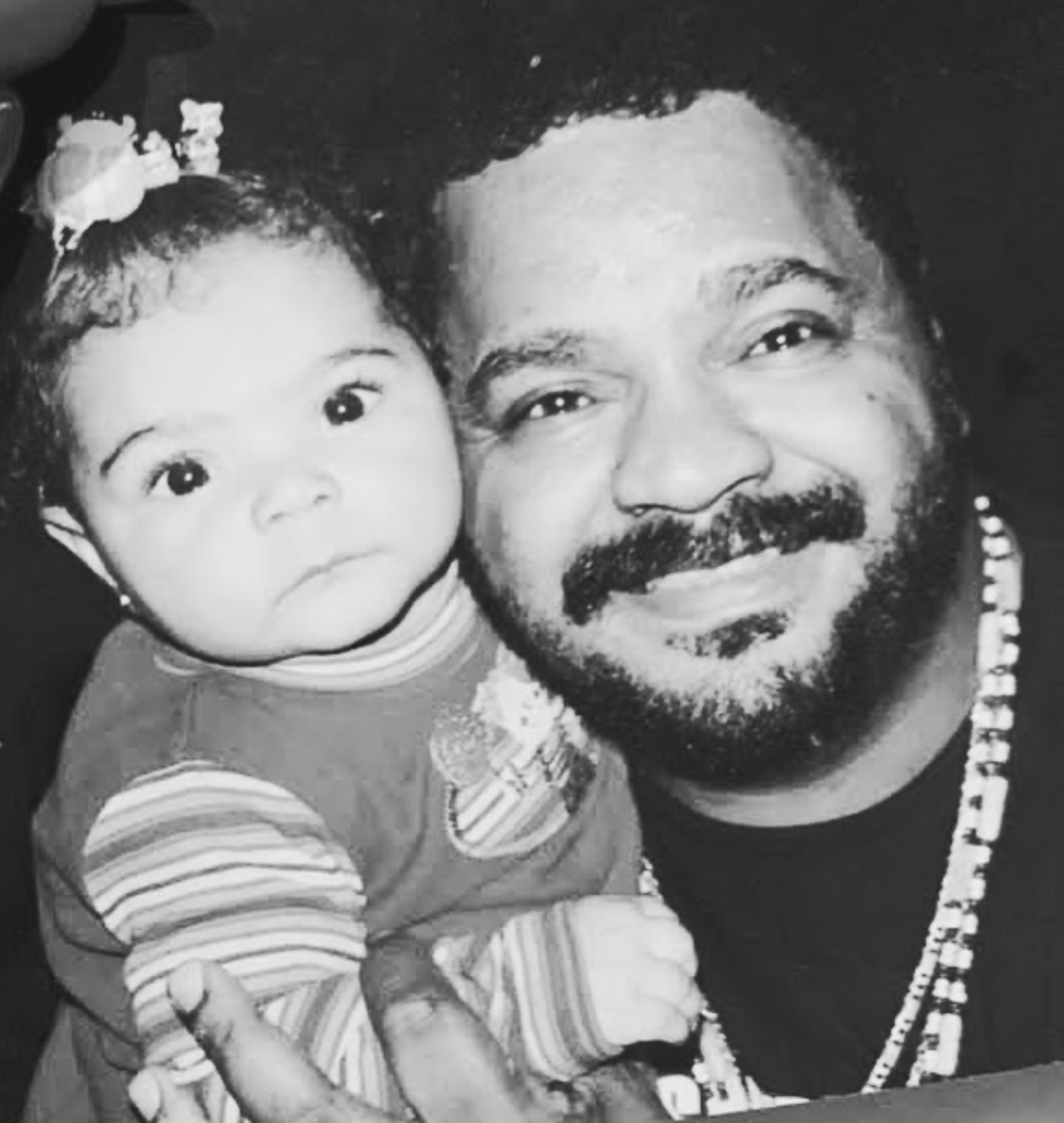 Flora Cruz relata dor pela morte do pai - reprdução Instagram