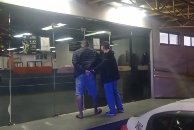 Homem que ameaçou atirar contra filho de ex-companheira é preso em Maricá