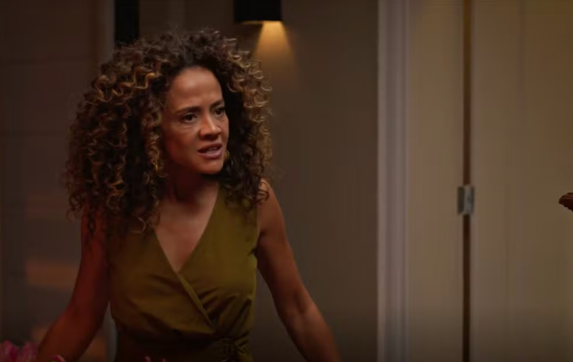 Tânia arma barraco com Filipa - TV Globo