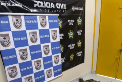 Polícia apreende drogas, munições e roupas camufladas em operação contra o tráfico em Iguaba Grande