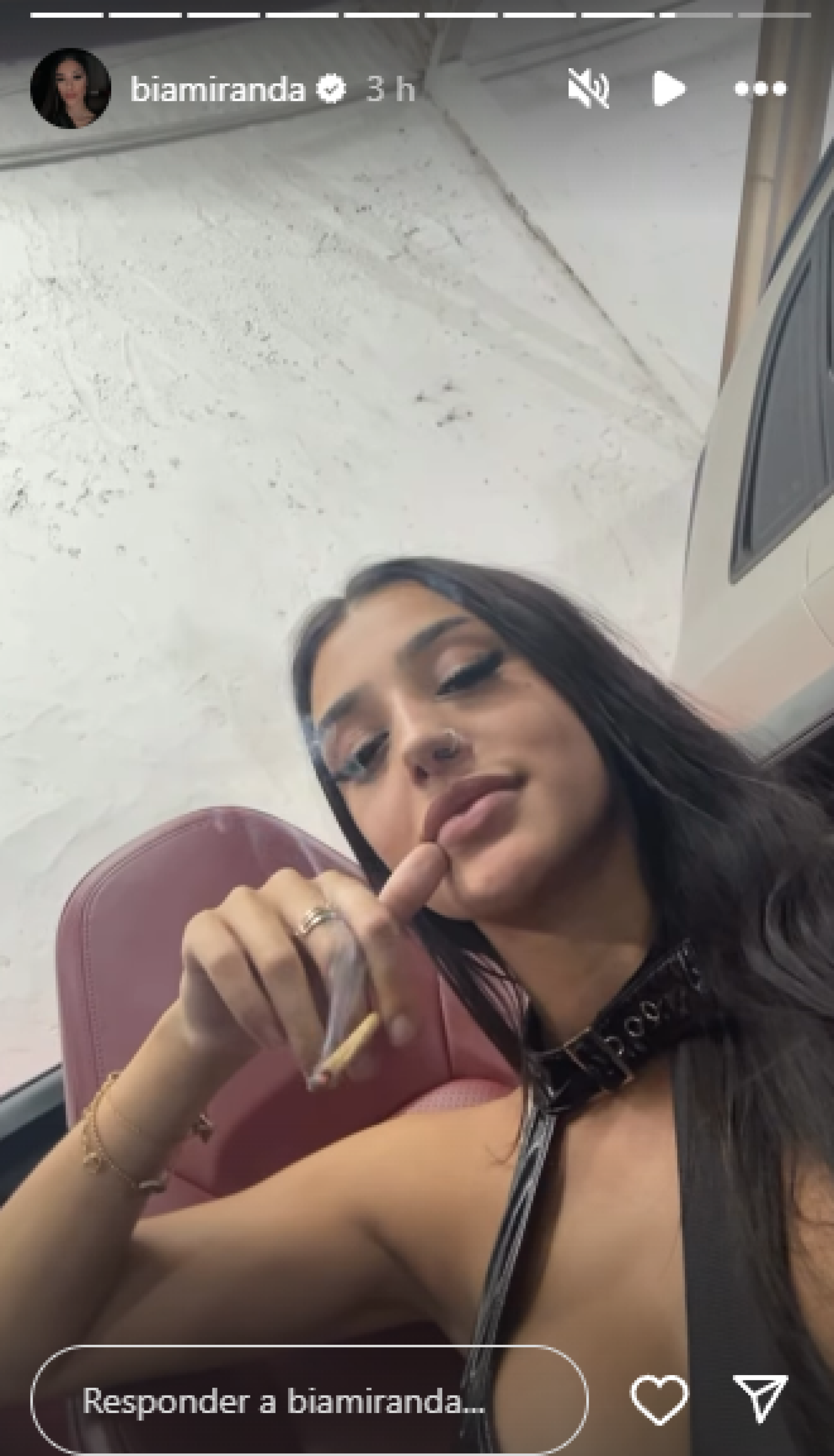 Bia Miranda fuma antes de acidente de carro - Reprodução de vídeo / Instagram