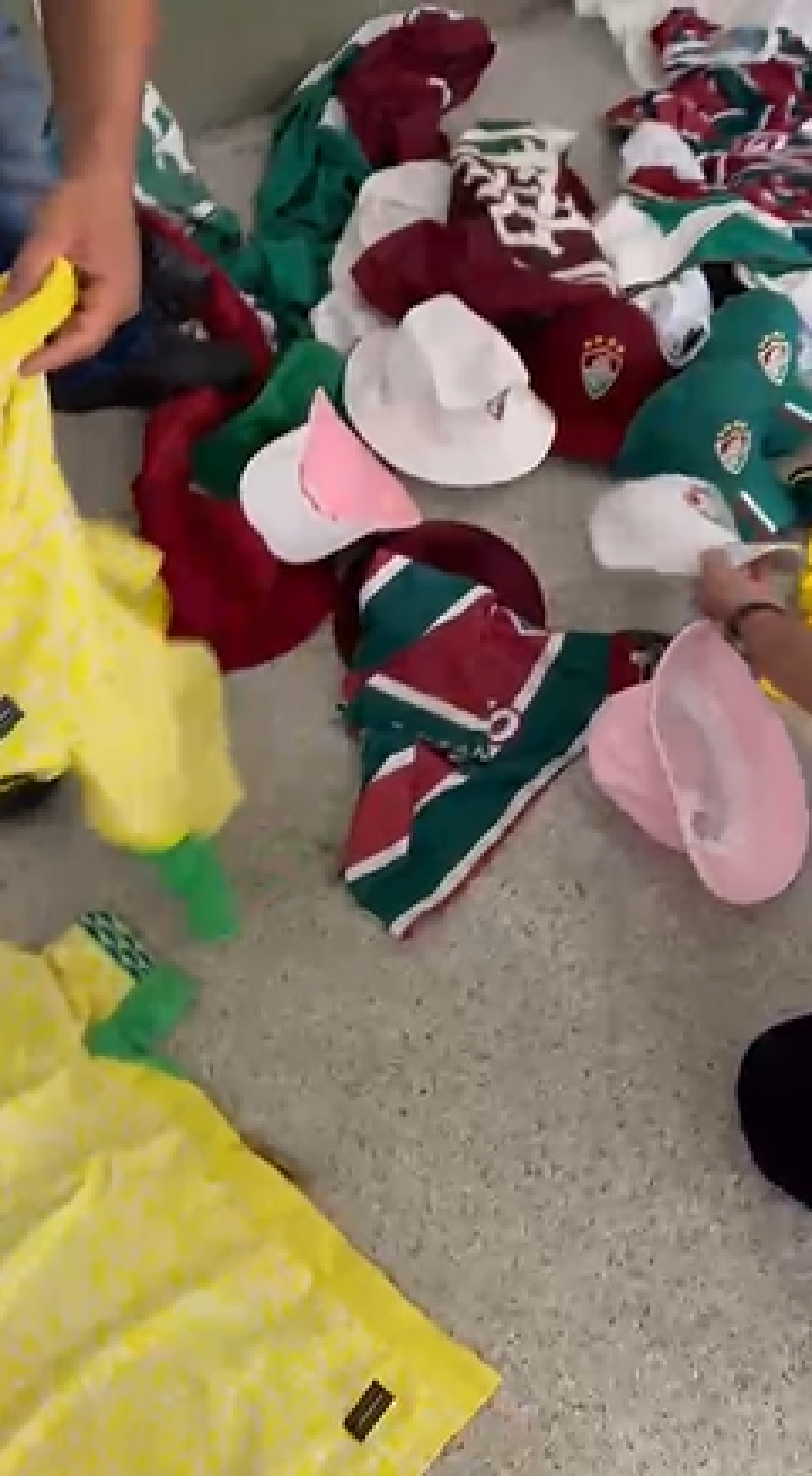 Itens apreendidos no entorno do Maracanã - Reprodução