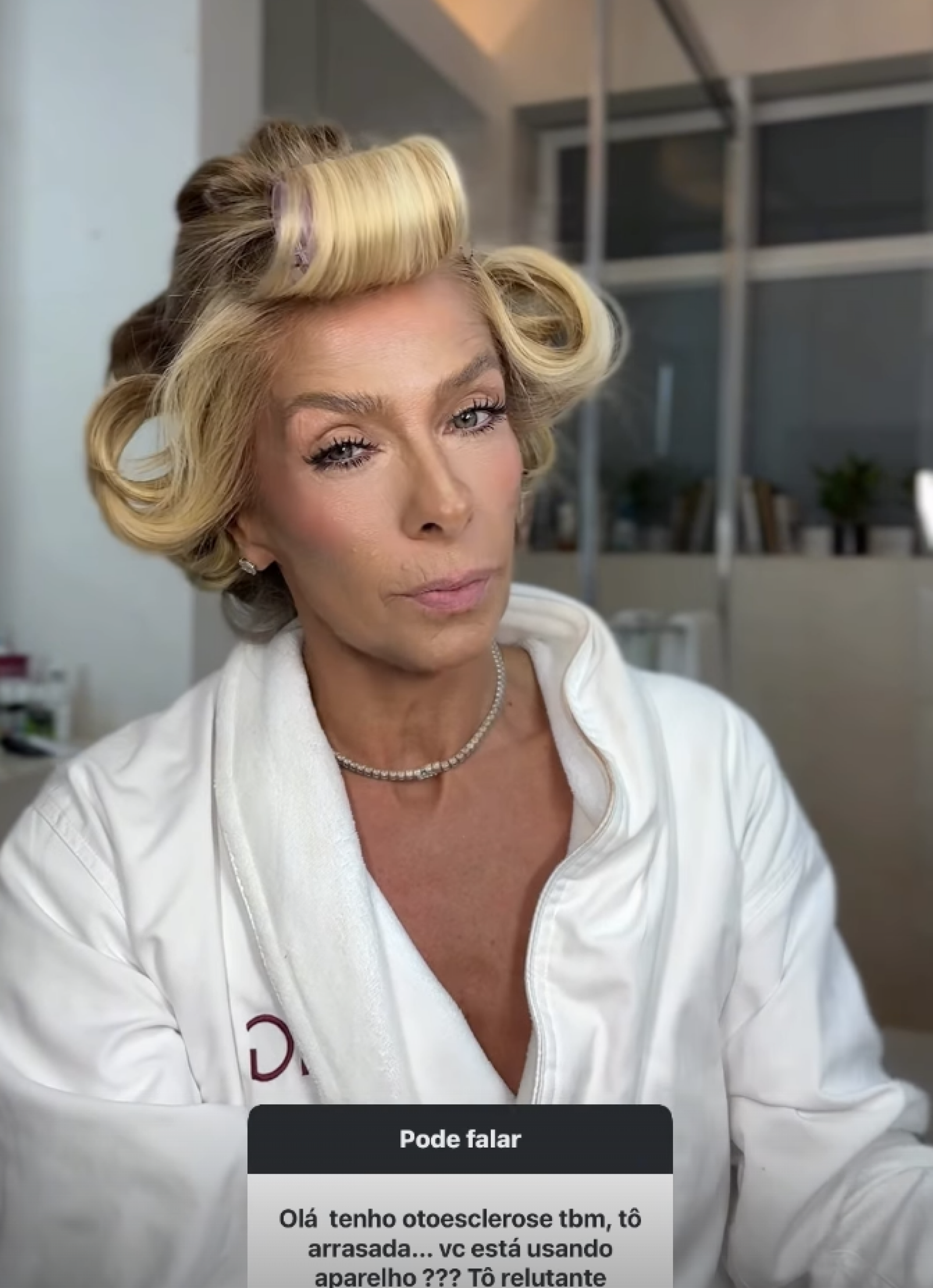 Adriane Galisteu revela como lida com doença autoimune que afeta sua audição - reprodução Instagram