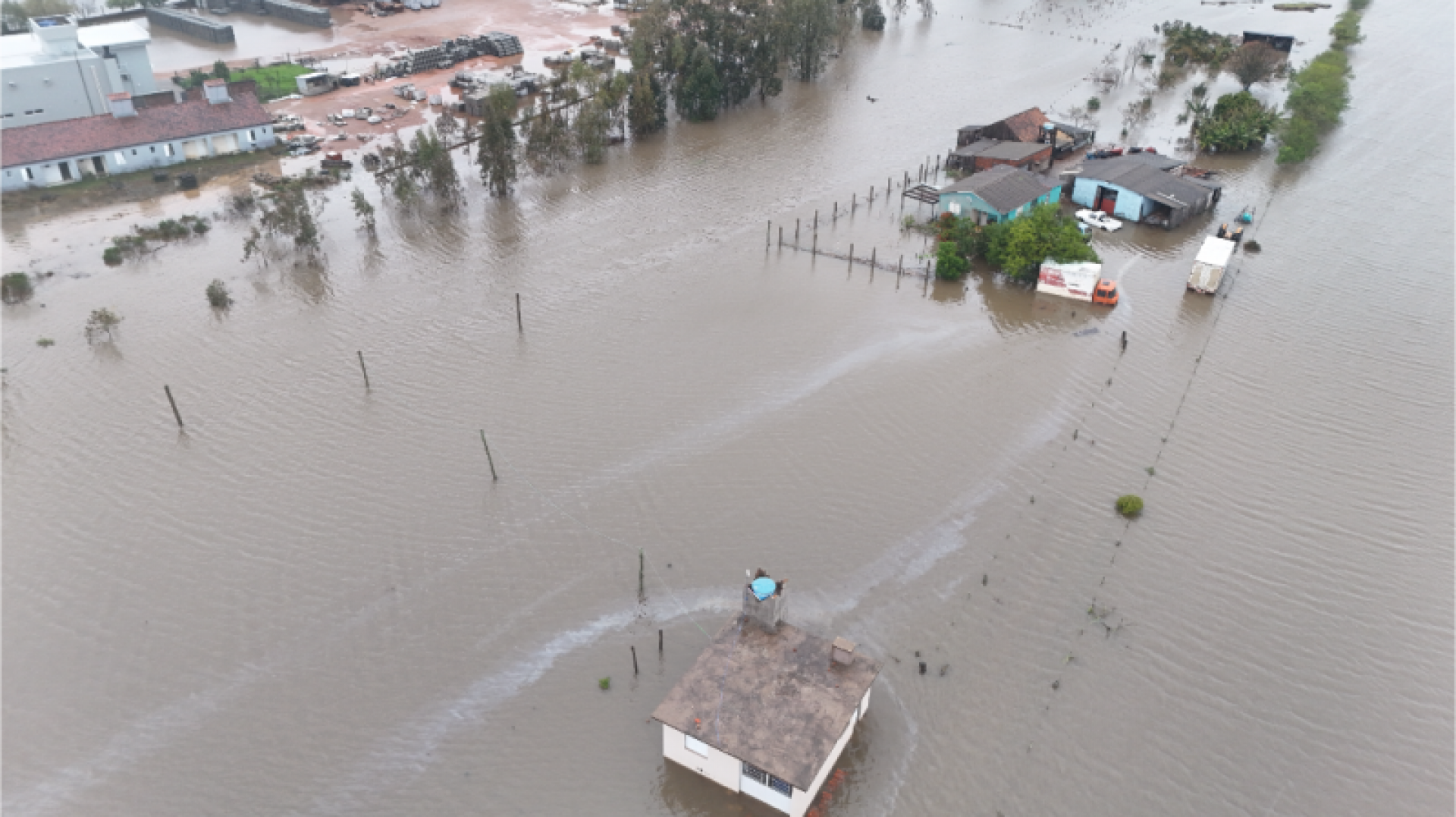 Temporais causaram alagamentos no estado - Jorge Schneid / Defesa Civil do RS