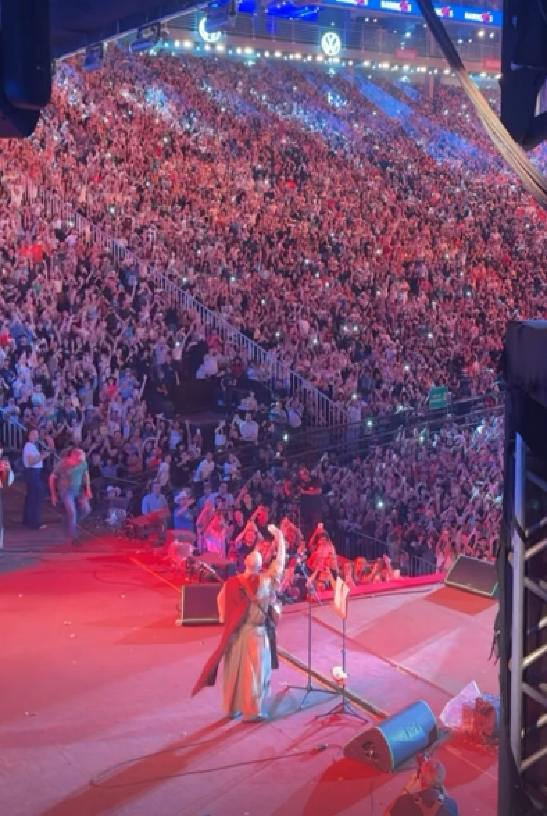 Frei Gilson se apresenta em Barretos - Reprodução de vídeo