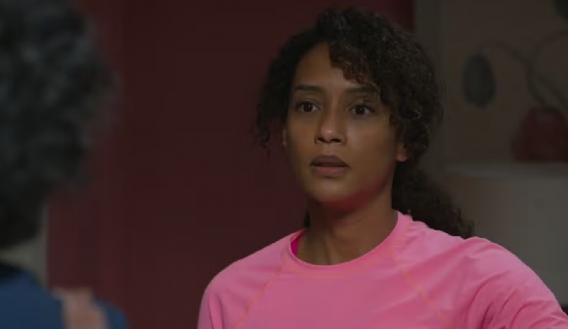 Raquel confronta Fátima após pedido de ajuda da filha - TV Globo