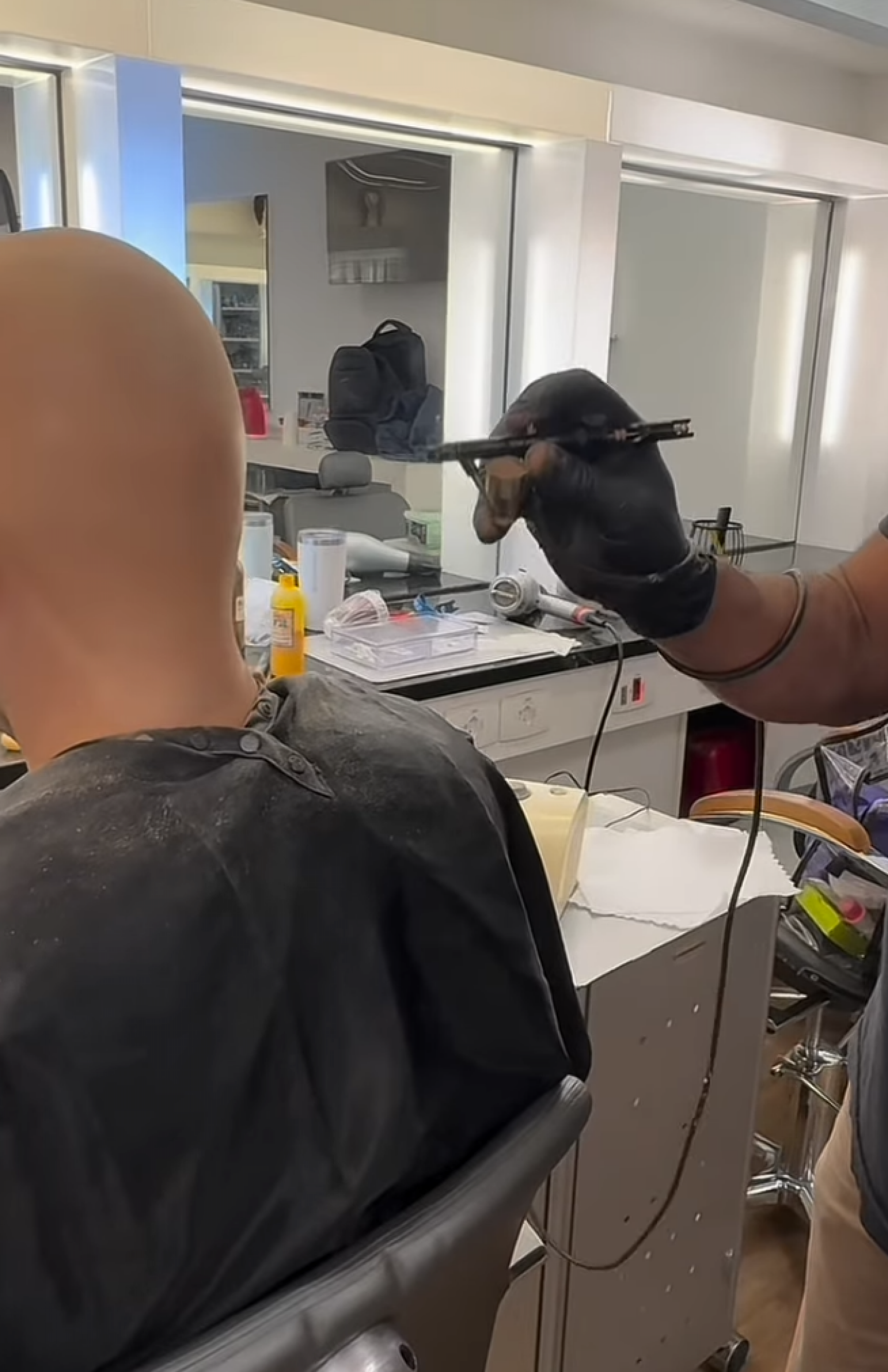 Humberto Carrão não raspou a cabeça para viver Afonso em 'Vale Tudo' - reprodução Instagram