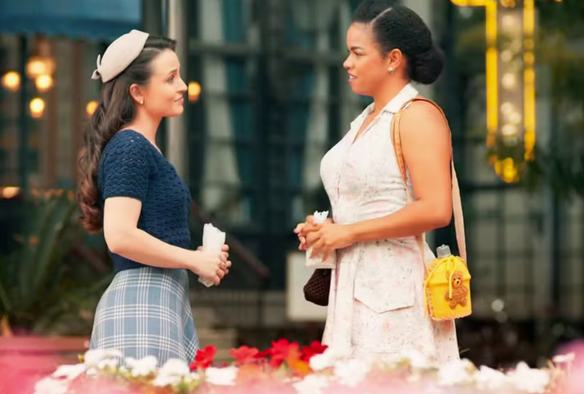 Estela desabafa com Dita sobre passado marcado por golpe  - TV Globo