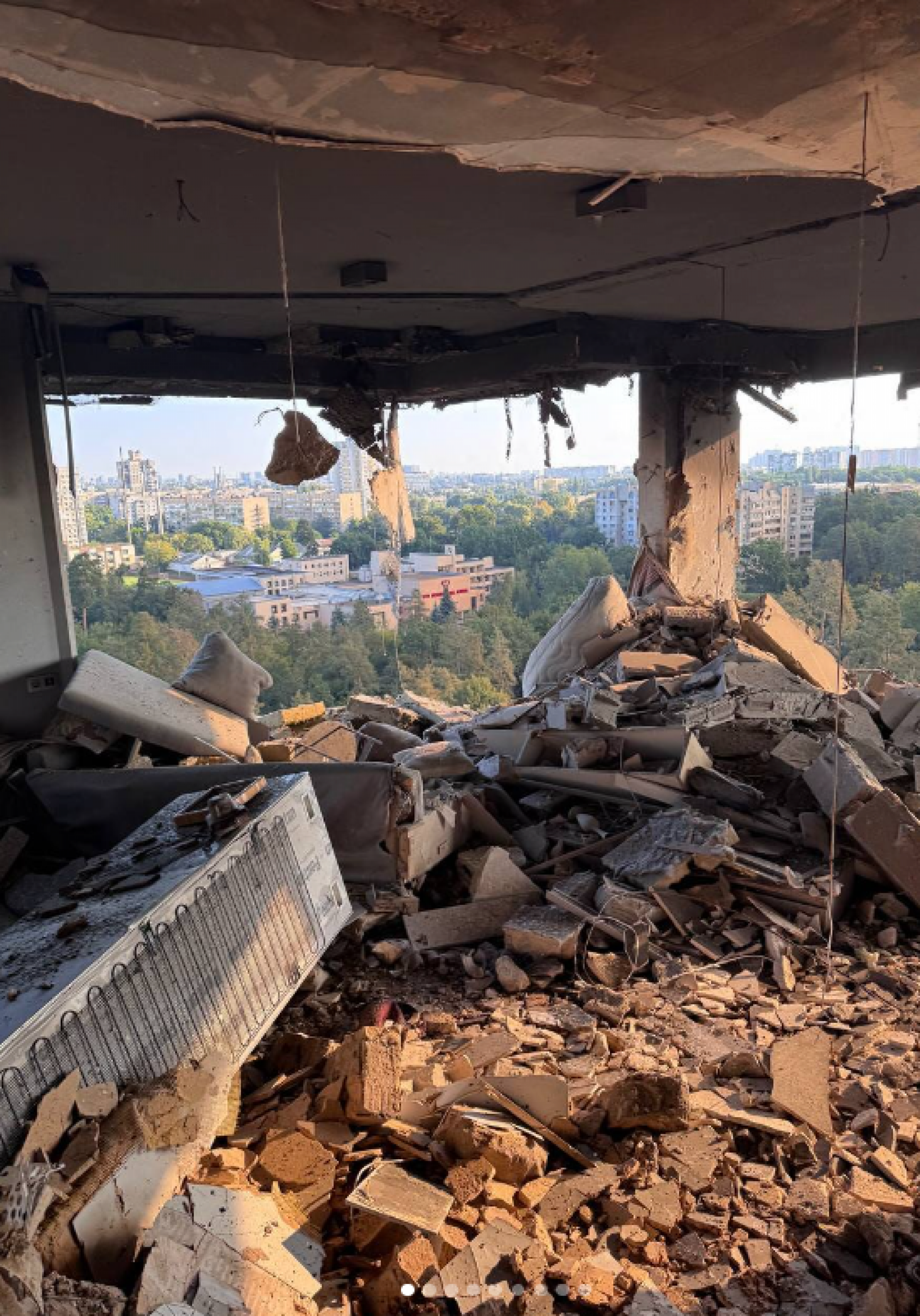 Georgiy Sudakov, do Benfica, compartilhou imagens de seu apartamento destruído em bombardeio russo na cidade de Kiev - Reprodução de Instagram
