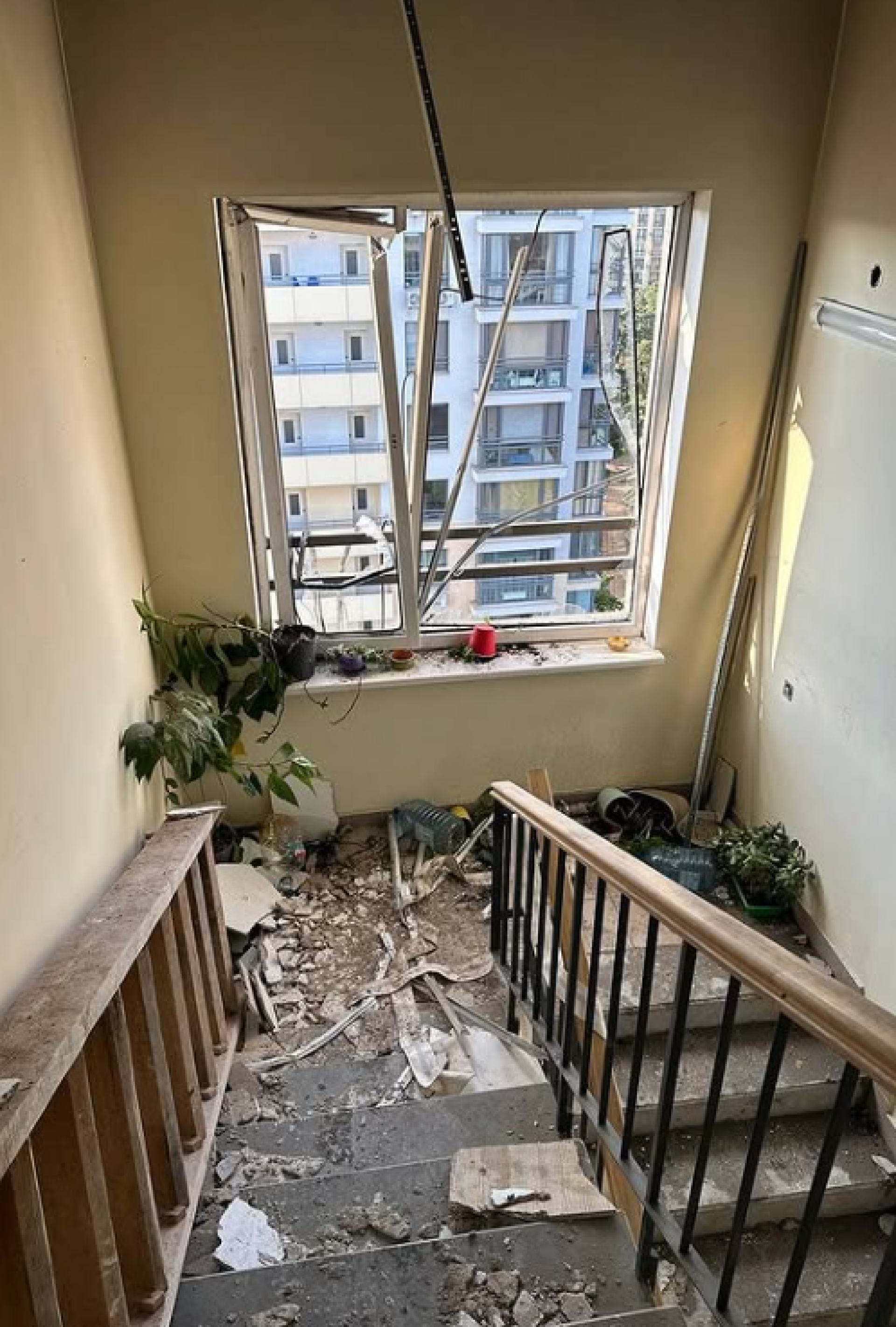 Georgiy Sudakov, do Benfica, compartilhou imagens de seu apartamento destruído em bombardeio russo na cidade de Kiev - Reprodução de Instagram