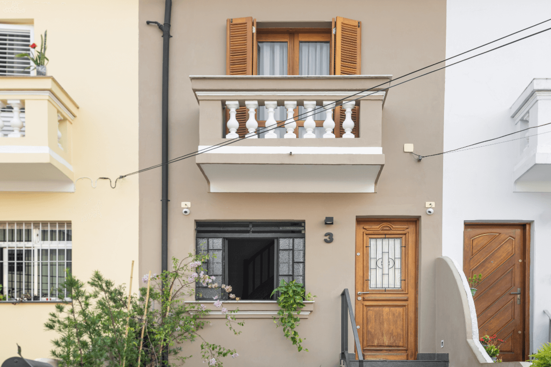 É necessário pensar com cuidado antes de reformar ou demolir uma casa (Projeto: Atelier Paulo Tripoloni | Imagem:  Adriano Escanhuela)