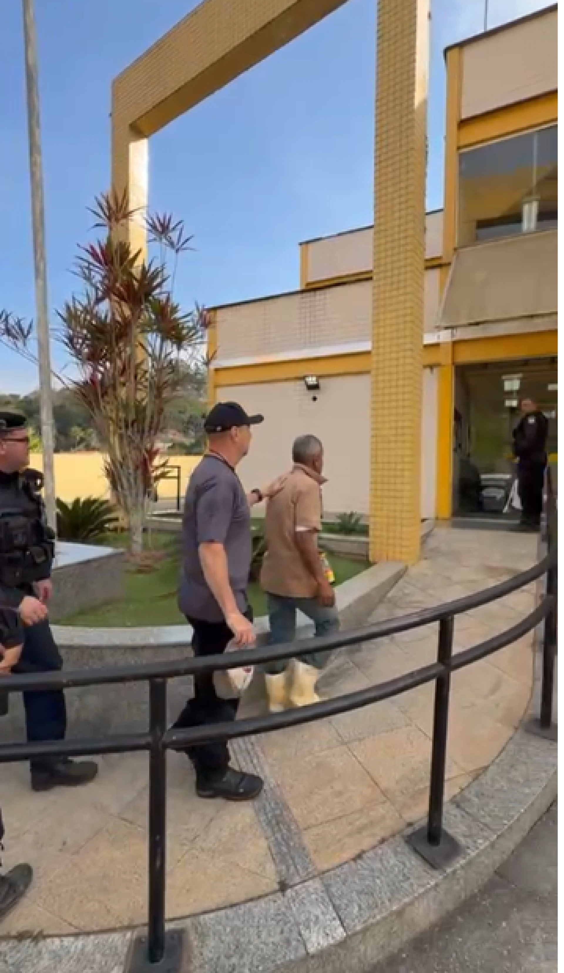 Traficantes eram apontados pela polícia como os principais responsáveis pelo tráfico de drogas na cidade - Reprodução