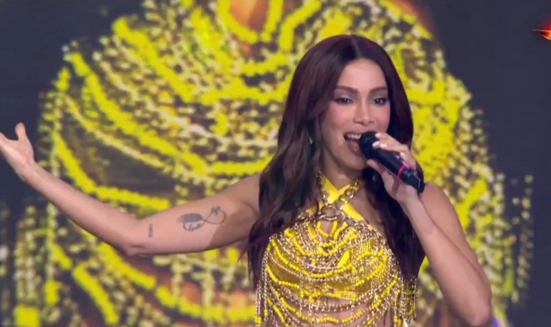 Anitta se apresenta no 'Sextou' do 'Estrela da Casa' - Reprodução de vídeo / X