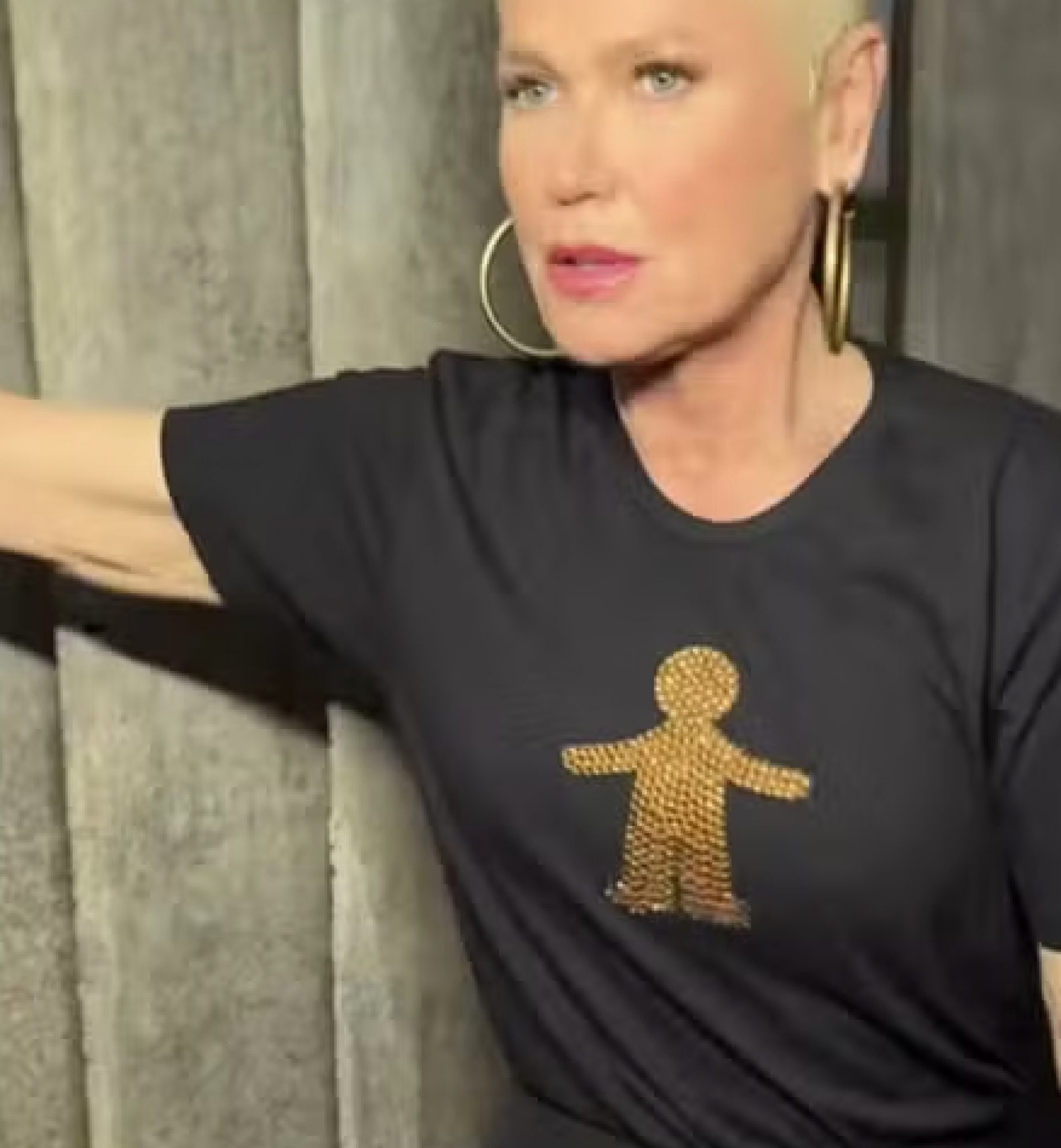 Xuxa Meneghel rebate críticas sobre braços com resposta bem-humorada - reprodução Instagram