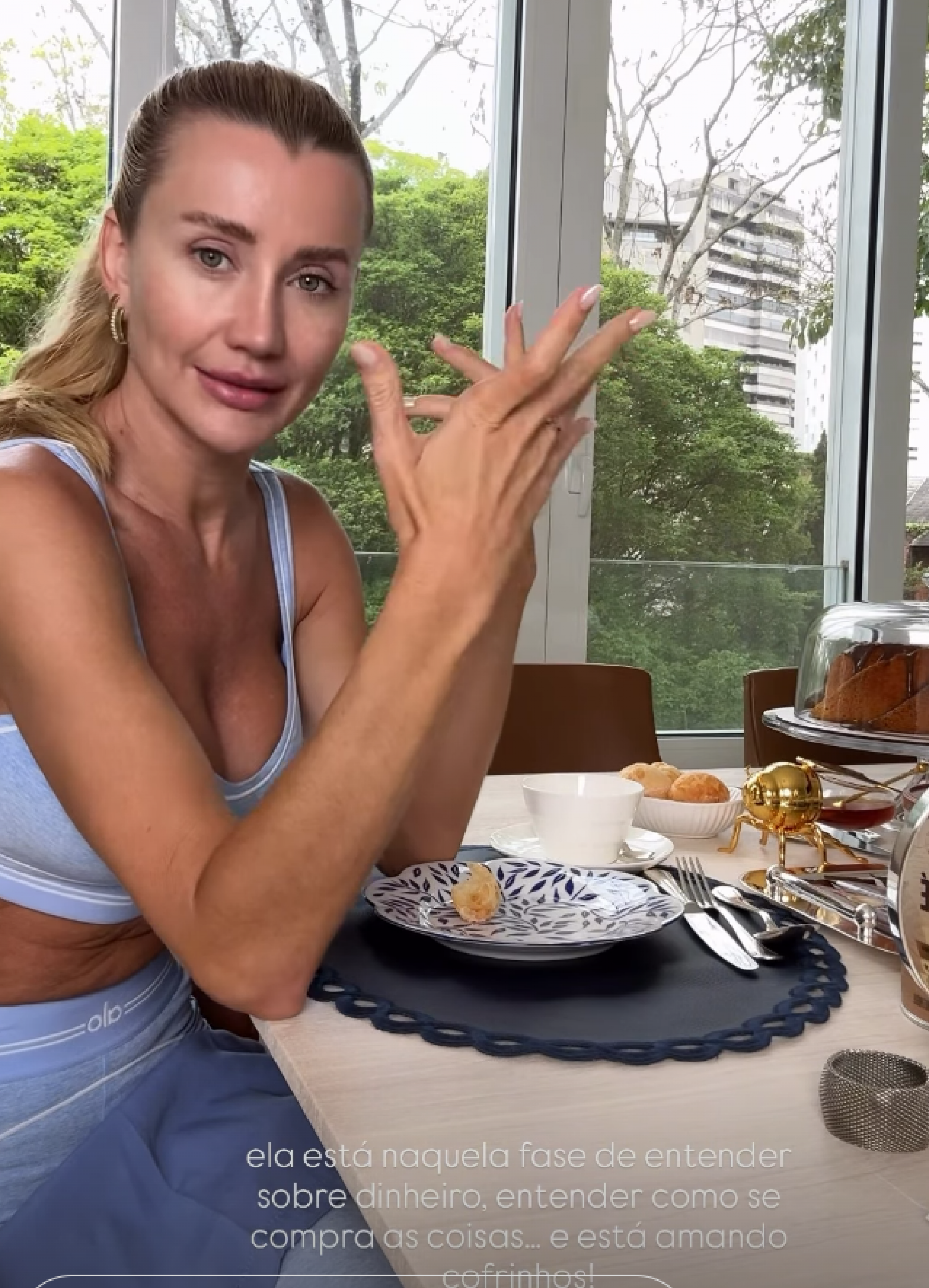 Ana Paula Siebert revela que filha vende cookies para juntar dinheiro - reprodução Instagram