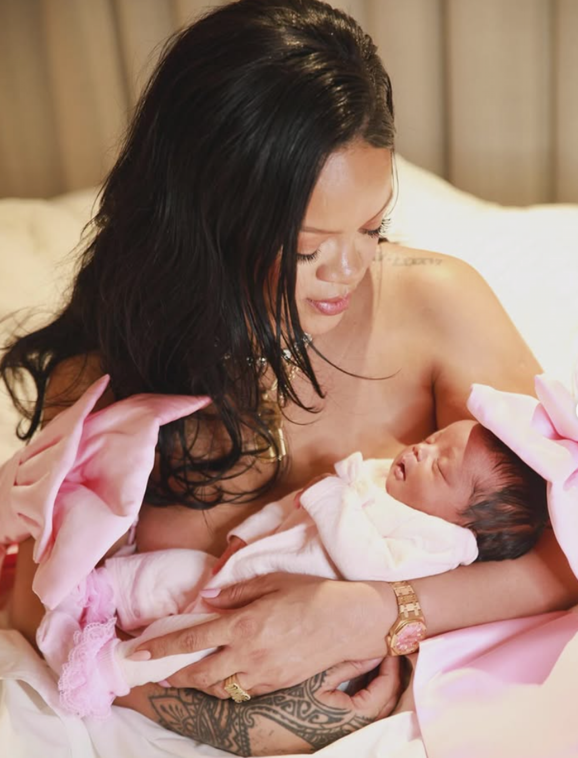 Nasce Rocki Irish Mayers, primeira filha de Rihannan - reprodução Instagram