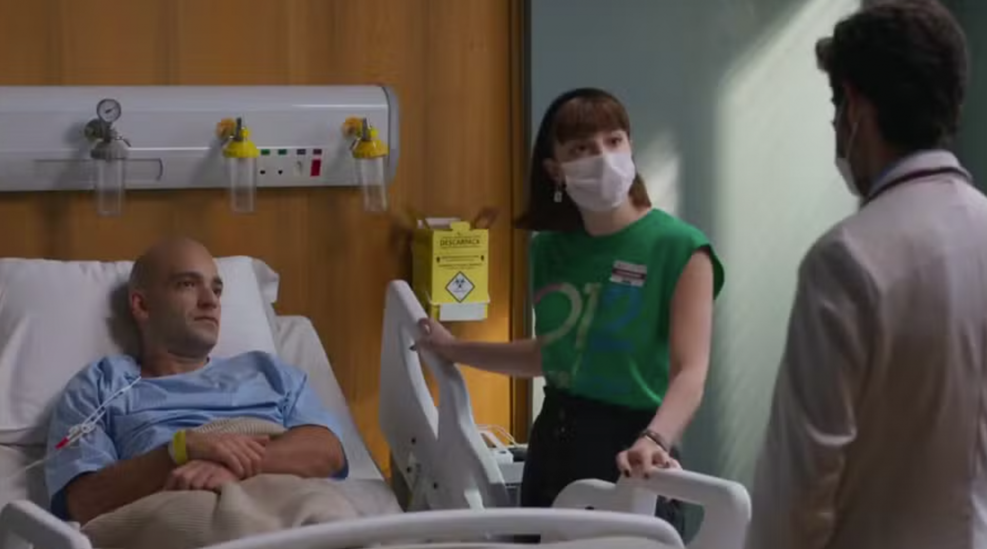 Alice Wegmann esclarece polêmica sobre barriga de grávida em Vale Tudo - TV Globo