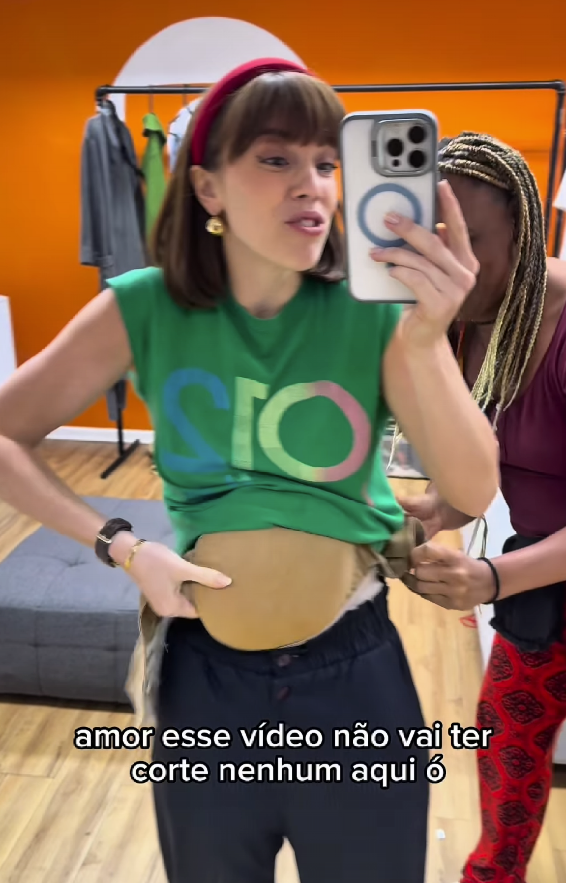 Alice Wegmann esclarece polêmica sobre barriga de grávida em Vale Tudo - TV Globo