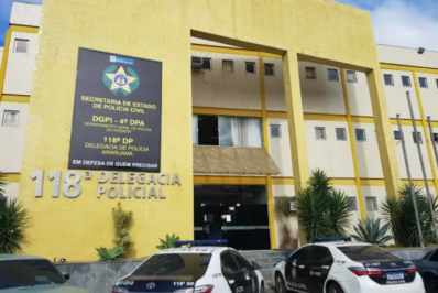 Homem é preso após agredir companheira e ameaçar jogá-la da varanda em Araruama