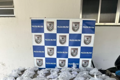 Mulher é presa com grande carga de drogas em casa de São Pedro da Aldeia