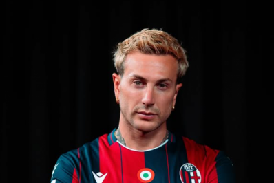 Jogador relembra ataques homofóbicos por vestir saia: 'Se eu gosto, eu uso'