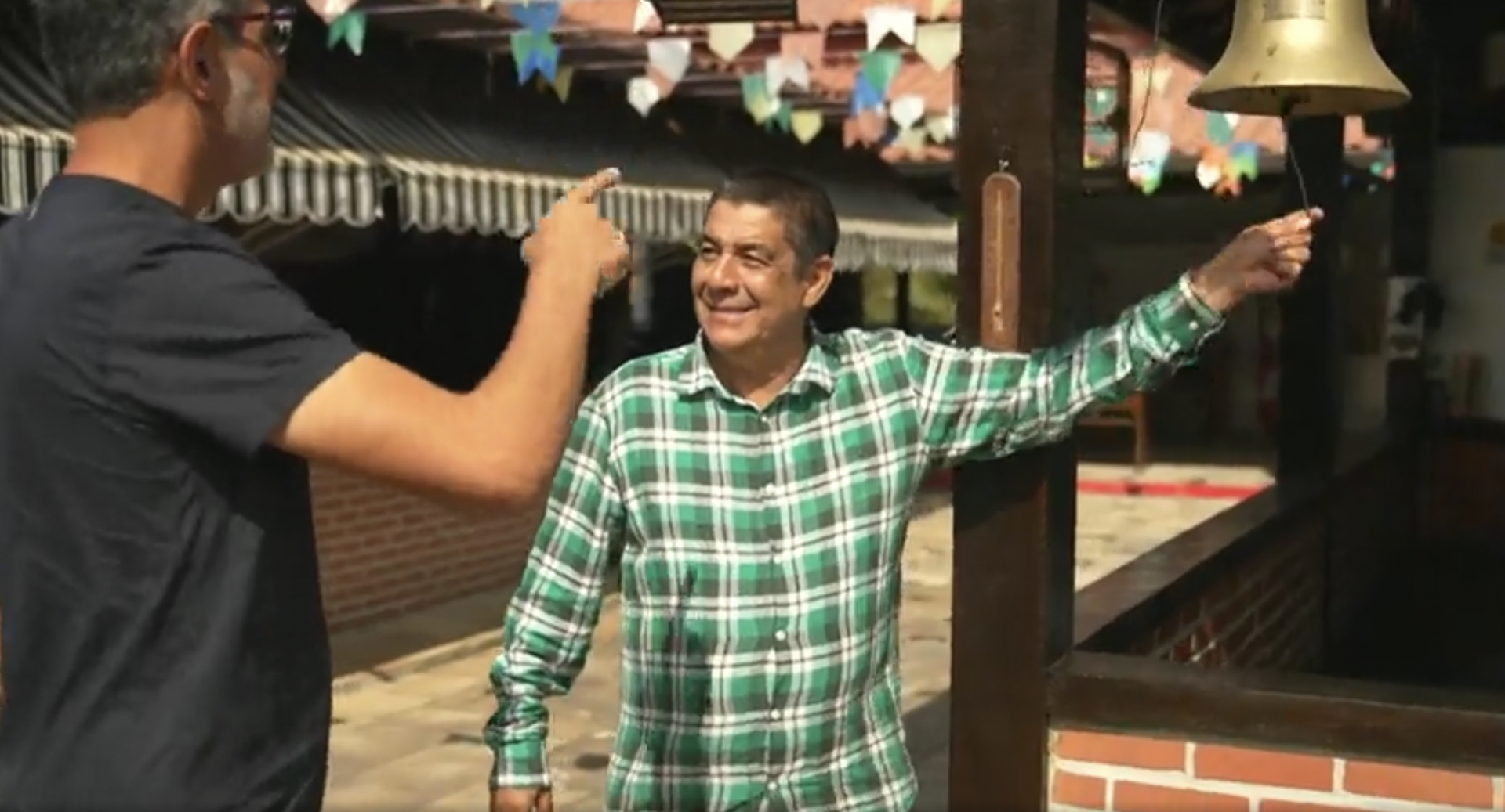 Horta comunitária de Zeca Pagodinho doa mais de 1 tonelada de alimentos no Rio - Globo