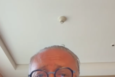 Galvão Bueno aponta erro de Ancelotti e vê falha de Hugo Souza em gol