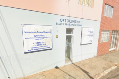 Homem invade clínica, atira em três pessoas e ateia fogo nos corpos