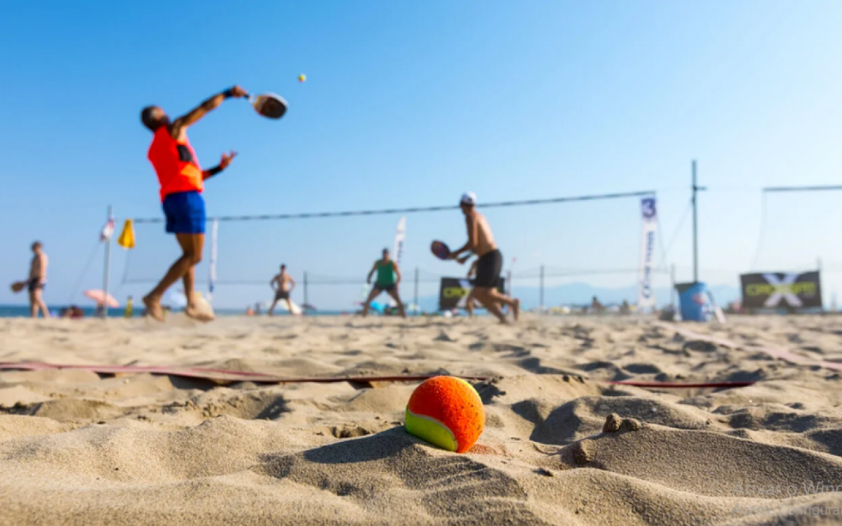 Beach tennis